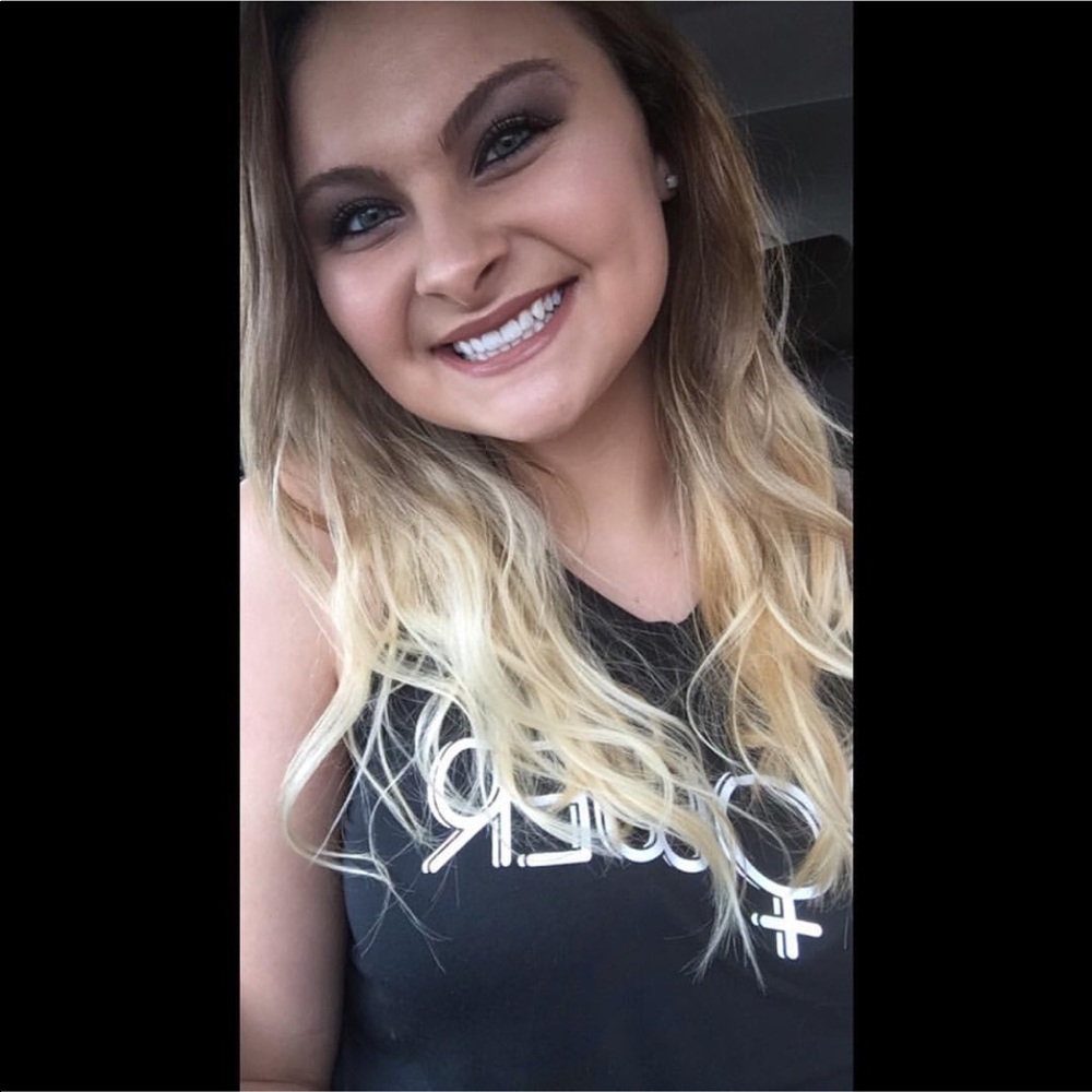 Meet your Posher, Lexee